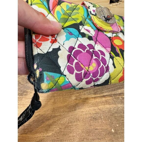 Vera Bradley Va Va Bloom 2012 Women's Floral Multicolor Turn Lock Zip-Around Wal - Picture 4 of 13